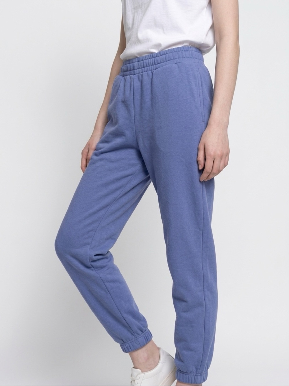 Gap Women’s Relaxed Jogger Pants in Periwinkle Blue